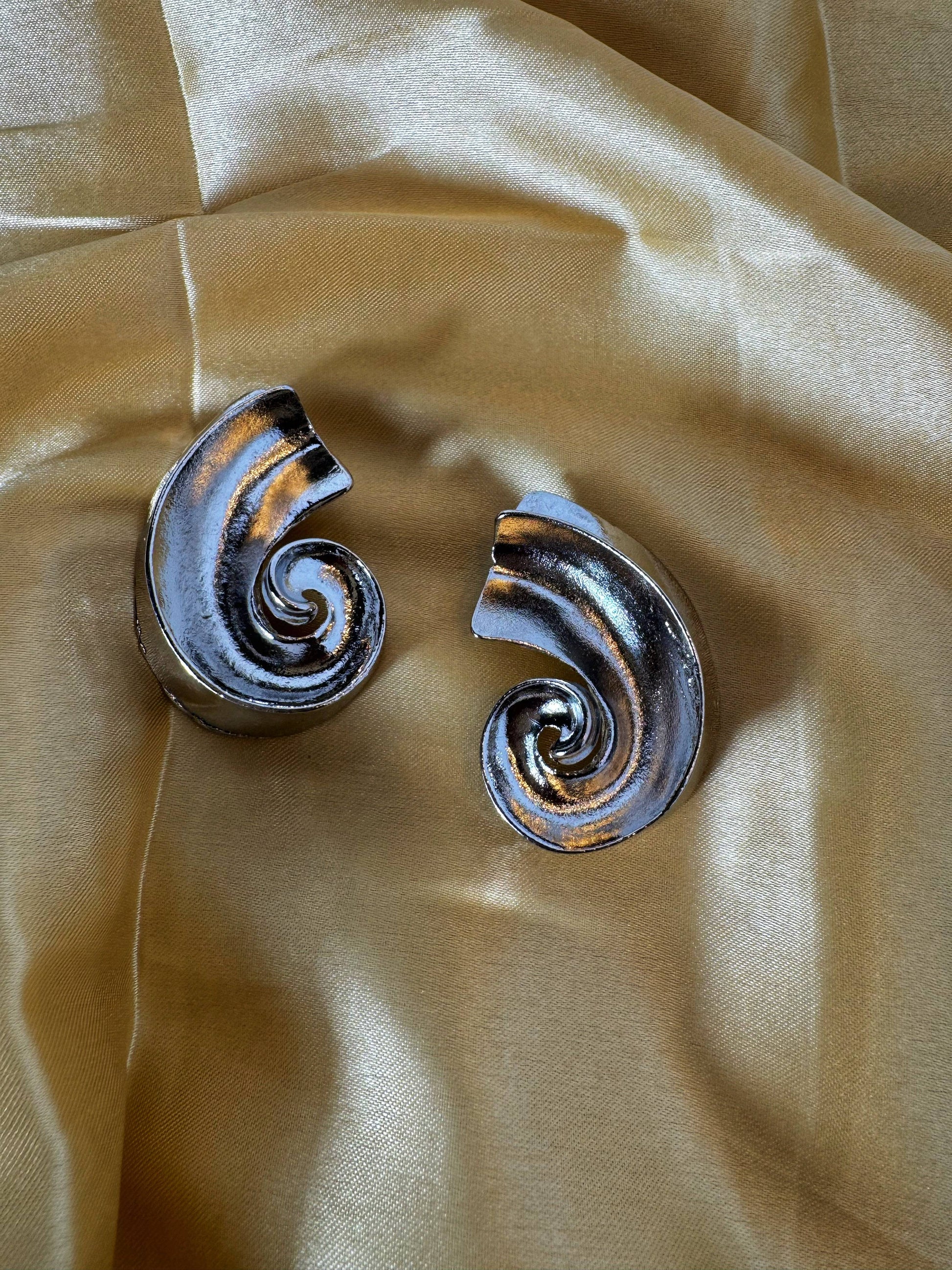 Vintage Chunky Screw Earrings - The Brand By Teneshia B.