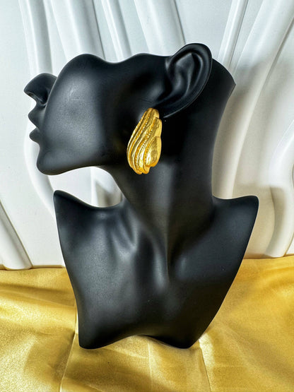 Shell Retro Earrings - The Brand By Teneshia B.