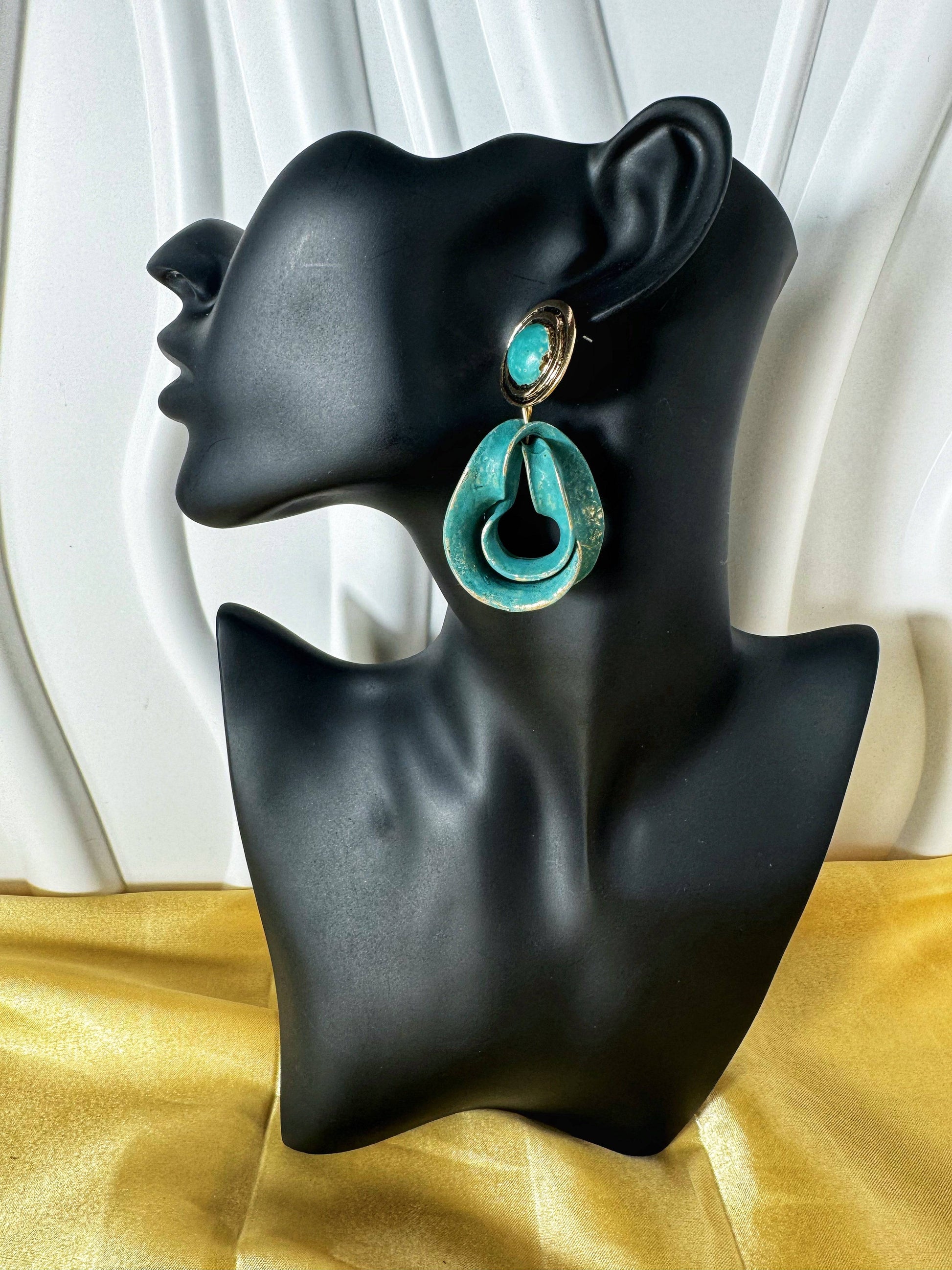 Dangle Brincos Earrings - The Brand By Teneshia B.